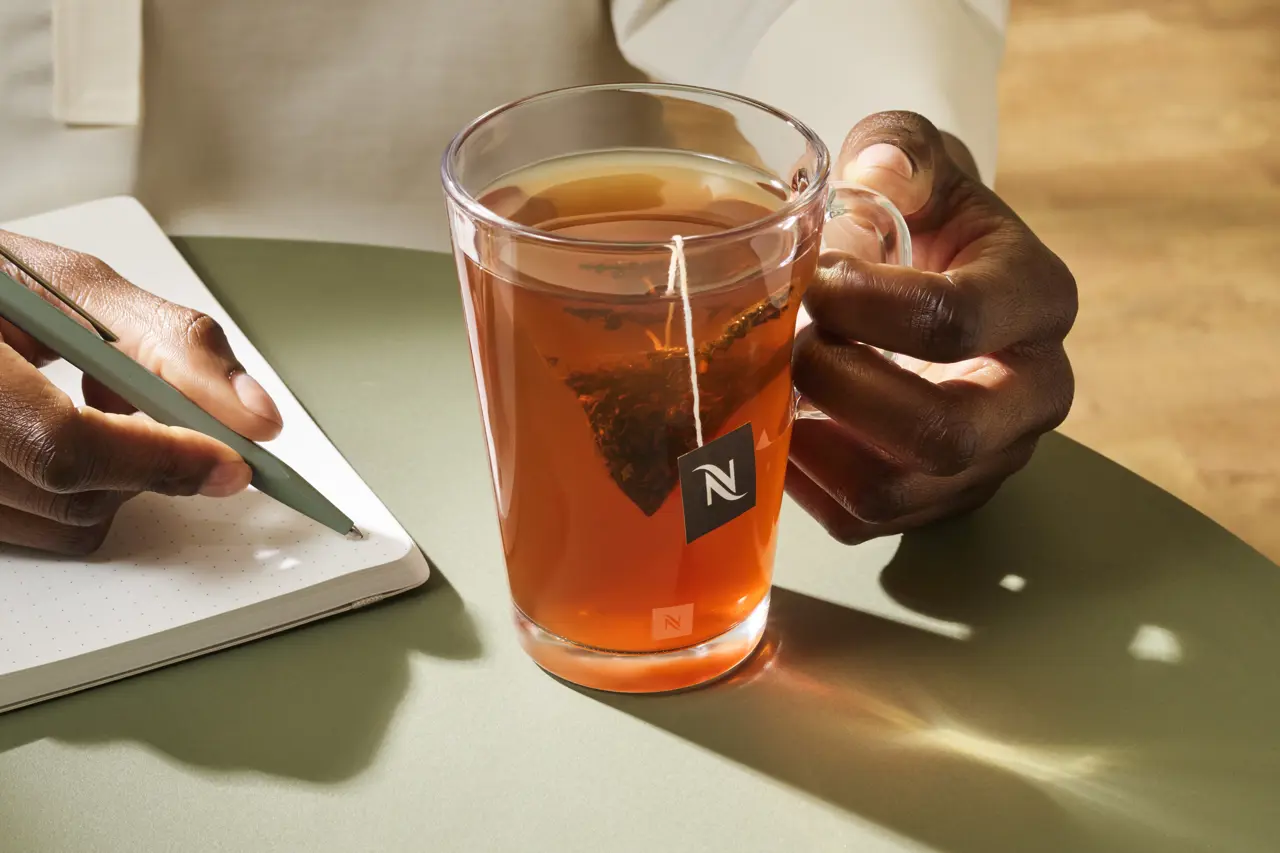OOH PRODUCT LIFESTYLE TEA BREAKFAST 4X5 OPTION